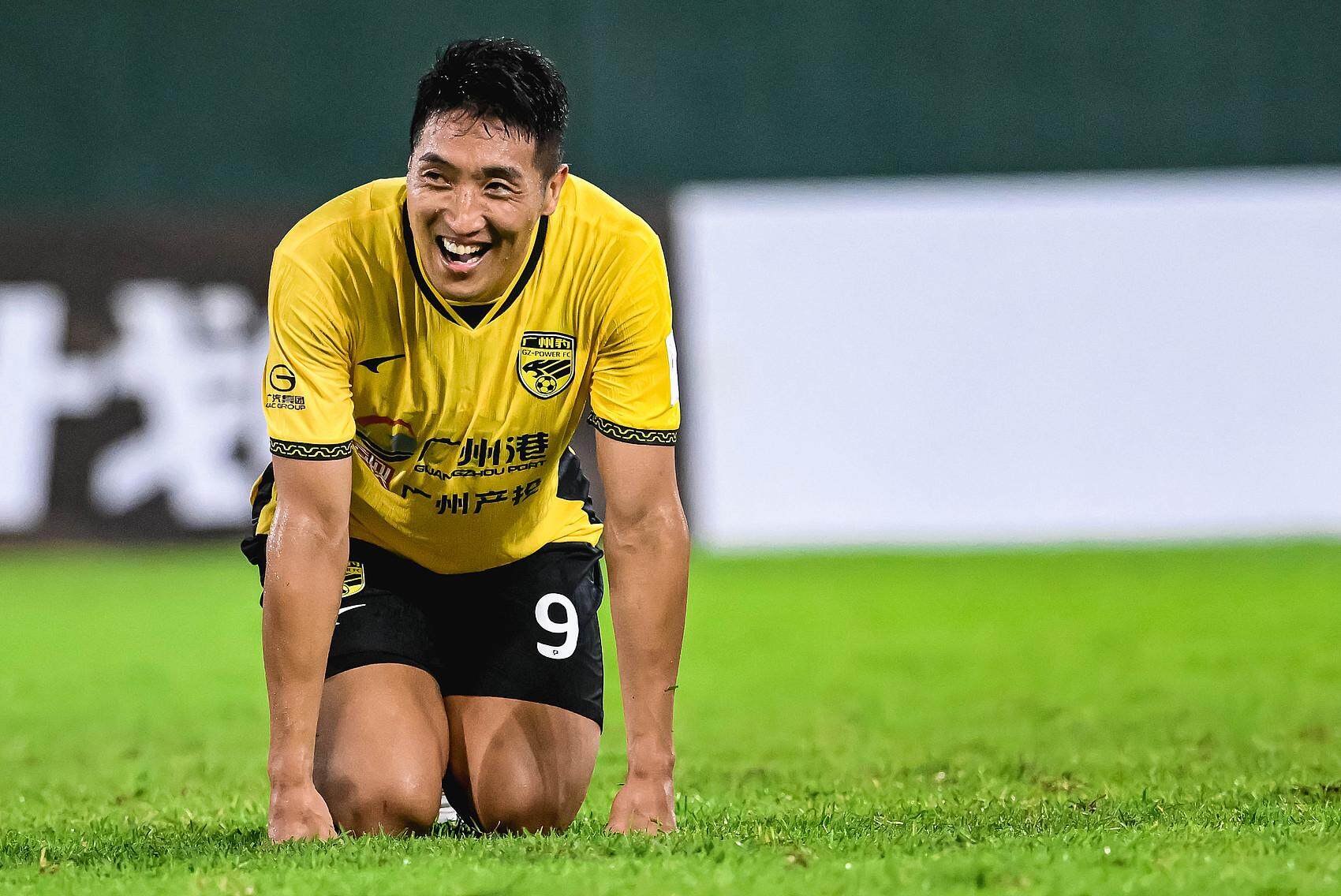 正是这一决, 在客场翻过, 次神扑