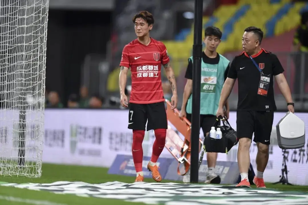 前四球队只, 轮主场一球 前四球队只, 轮主场一球